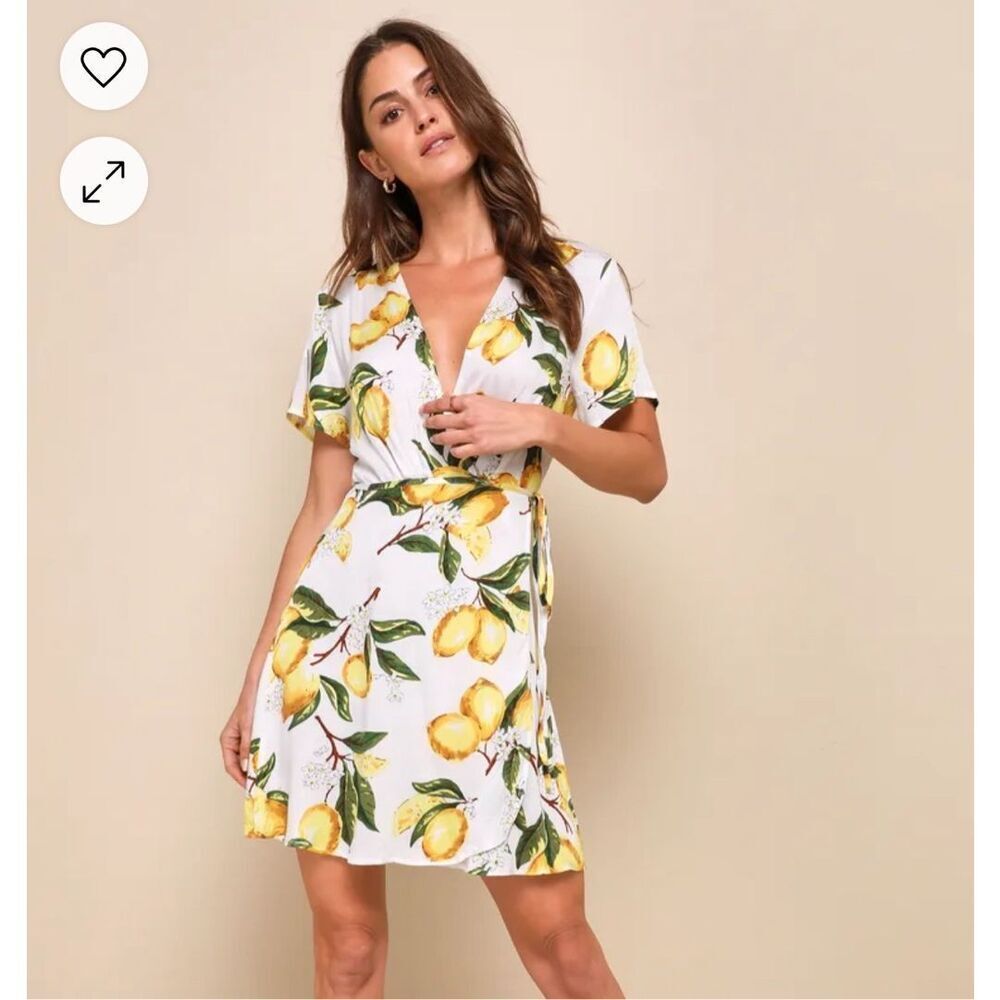 Lulus A La Tart White and Yellow Lemon Print Wrap Dress size L